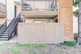 Building Photo - 6001 Reims Rd