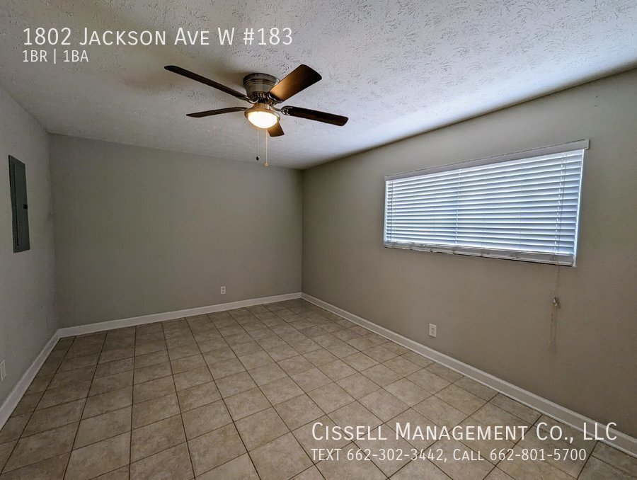 Primary Photo - 1802 Jackson Ave W #183