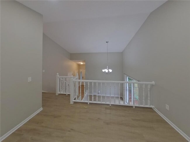 Building Photo - 4448 Hamilton Dr