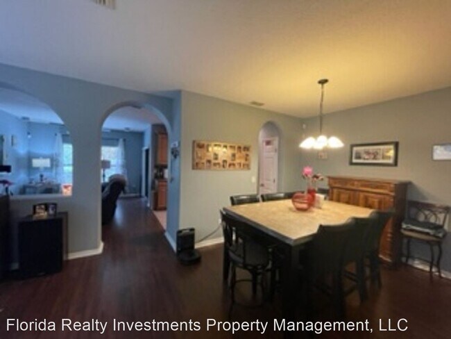 Building Photo - 3 br, 2.5 bath House - 2440 Windsor Lake C...