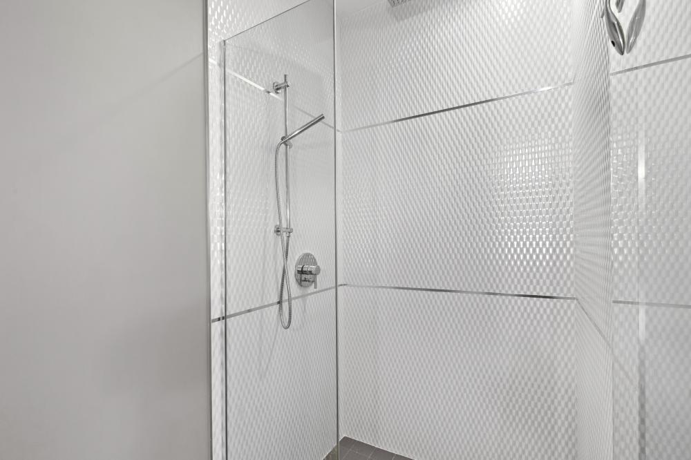 Building Photo - 3 bedroom in Chicago IL 60622