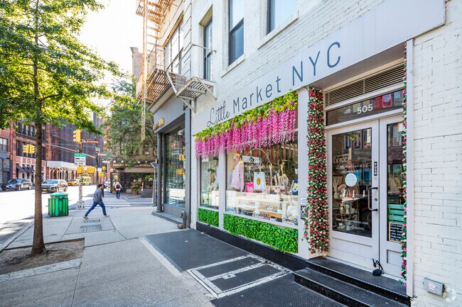 Building Photo - 505 Broome St