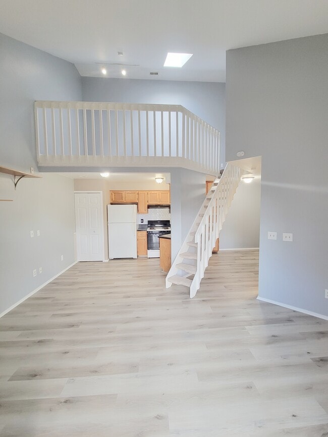 Building Photo - 34919 Hamilton Dr