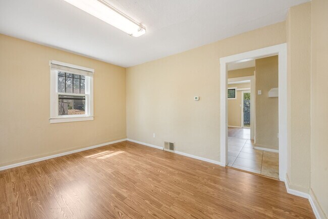 Building Photo - 817 23rd St