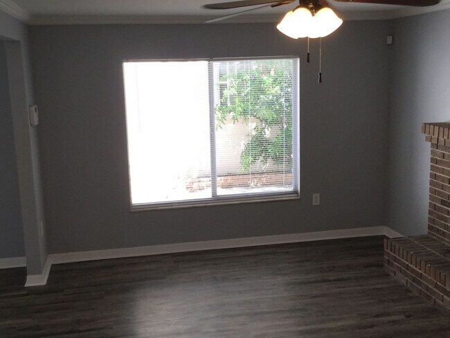 Building Photo - LAKE DEXTER WOODS REMODELED 3BR/2.5BA
