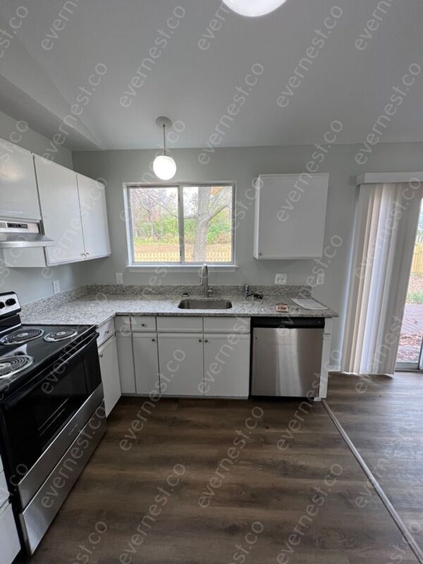 Building Photo - 14312 River Oaks Ct