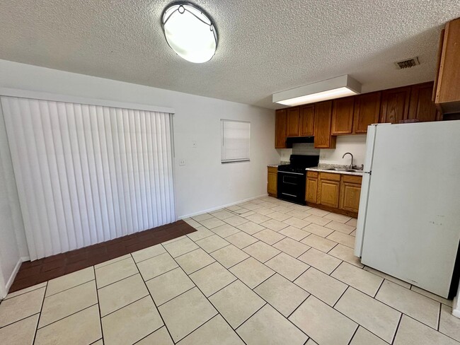 Foto del edificio - Charming 3-Bedroom Home in Apopka!