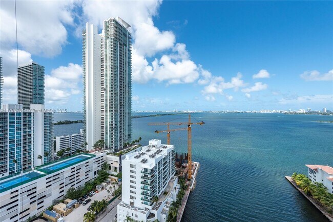 Foto del edificio - 460 NE 28th St
