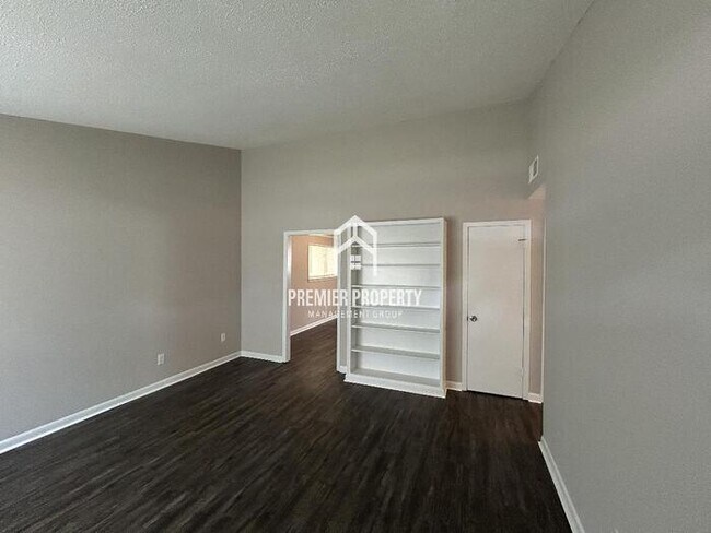 Photo - 1481 Main St House