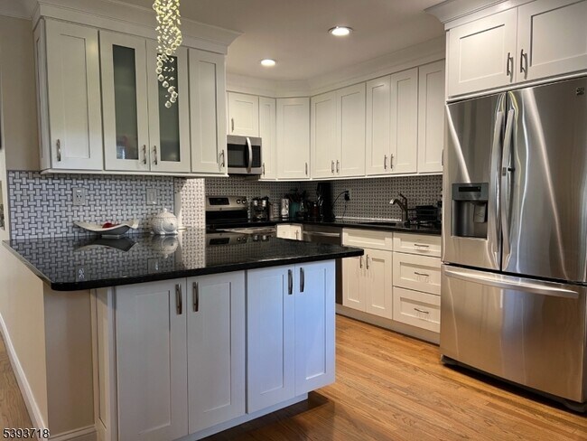 Foto del edificio - 9 Ellen Rd