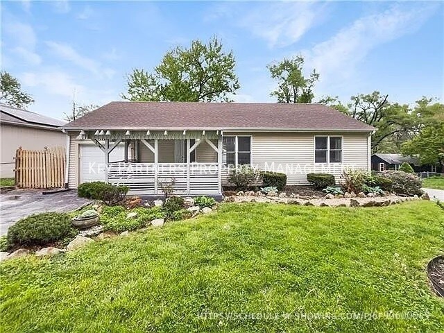 Foto principal - 8149 Grand Ave