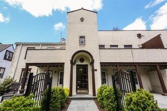 107 Kensington Rd