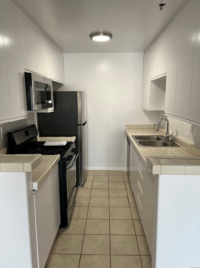 Foto del edificio - 3861 Vinton Ave