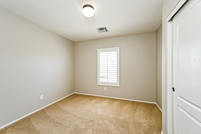 Building Photo - 691 Magrath St