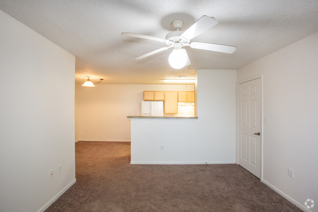 2BR, 2BA - 962 SF - Brookfield Apartments