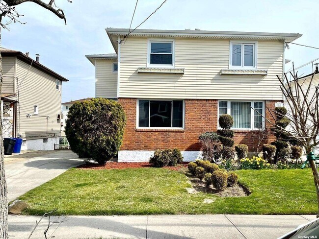 Building Photo - 235-33 148th Ave