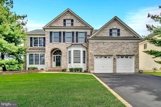 Building Photo - 86 Renfield Dr