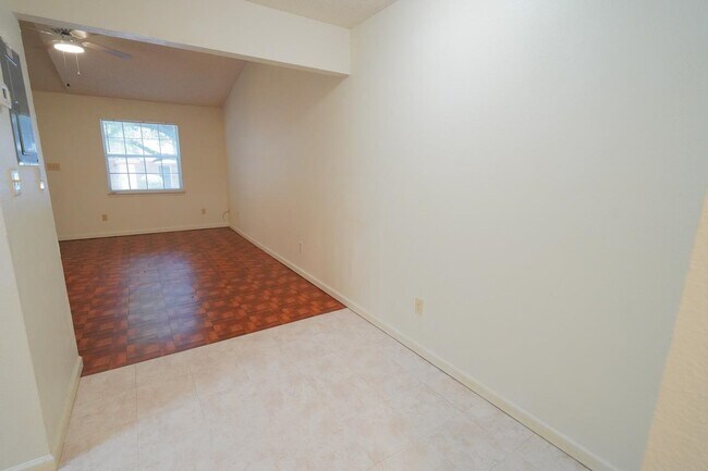 Foto del edificio - 2335 Parrot Ln