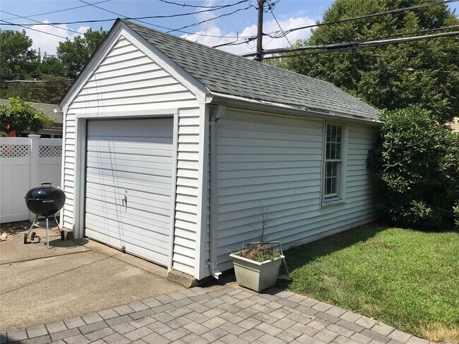 Building Photo - 89 Nugent St