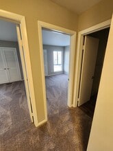 3BR, 2.5 bath- 1,675 sq ft upstairs hallway near full bathroom - Willow Oaks