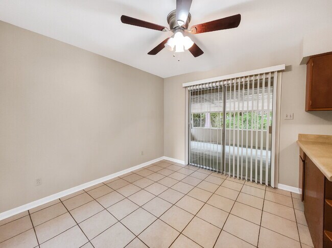Foto del edificio - 122 Jamestown Ave