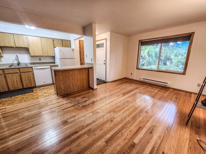 Primary Photo - 12715 NE 120th St