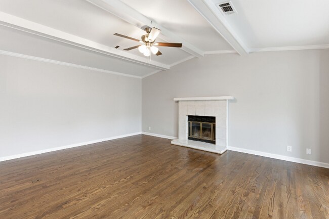 Building Photo - 3017 Casa Dr