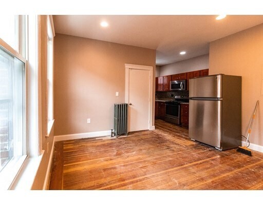 Building Photo - 43 Pasadena Rd