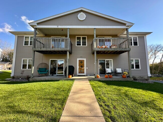 Foto del edificio - 2046 Cliff Alex Ct S