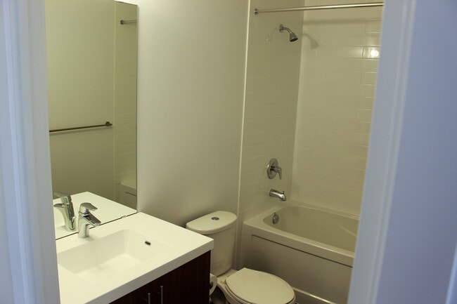 Photo du bâtiment - 85 Duke St W