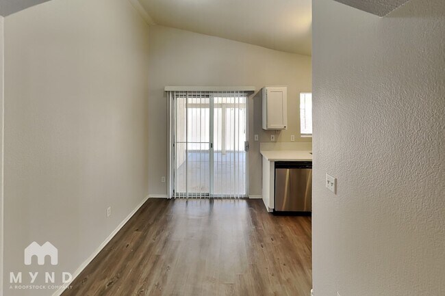 Foto del edificio - 2858 Mt Hope Dr