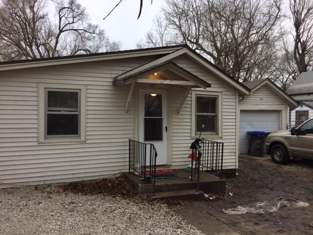 Foto principal - 507 NE Winfield Ave
