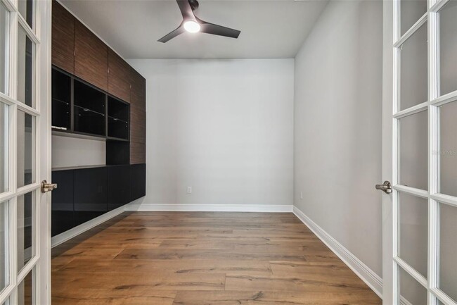 Building Photo - 3816 W De Leon St