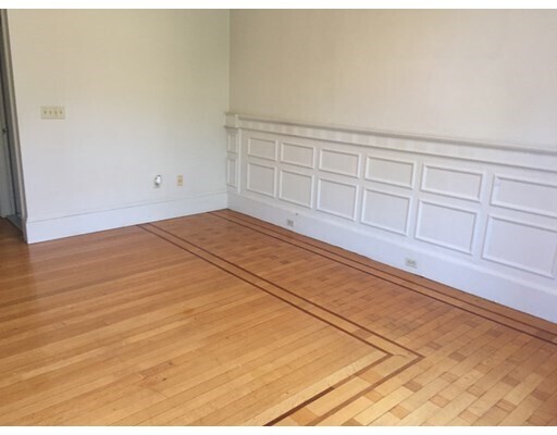 Primary Photo - 183 Beacon St