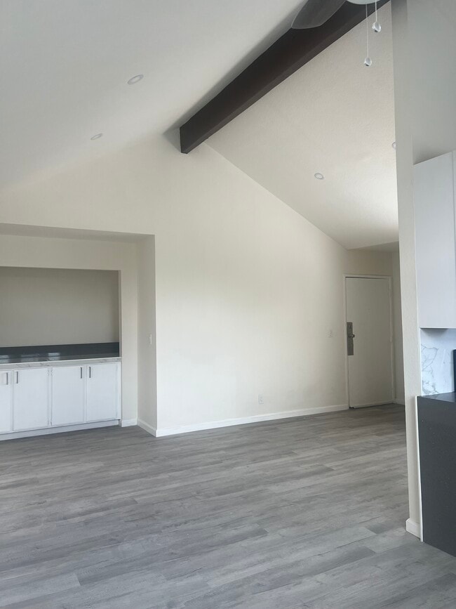 Foto del edificio - 3250 Andrita St