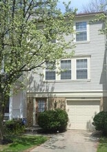 Building Photo - 2208 Wimbledon Cir