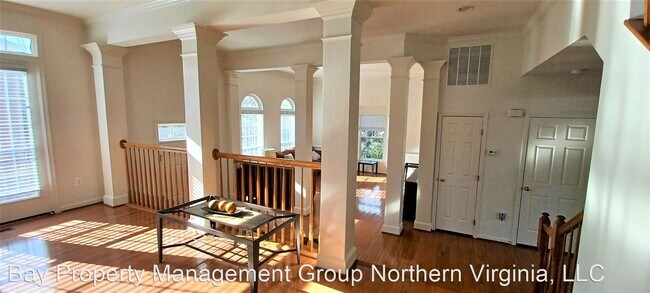 Foto del edificio - 5 br, 4.5 bath House - 6380 VICTOR GRAY CT