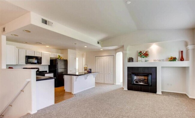 Building Photo - 1012 Sonoma Circle Unit G