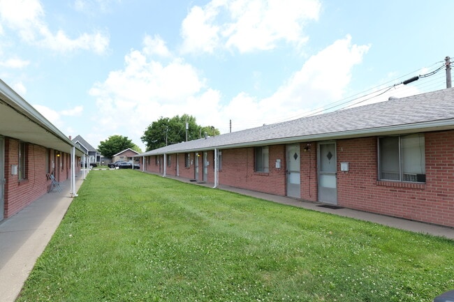 Building Photo - 403 E Washington St