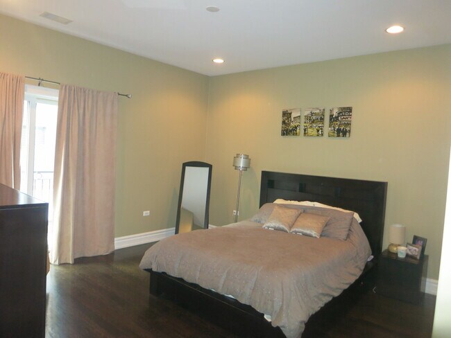 Foto del edificio - 118 N Halsted St