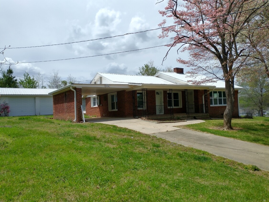306 Burleson St, Albemarle, NC 28001 House Rental in Albemarle, NC
