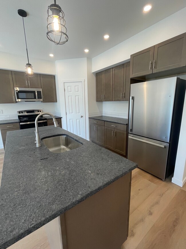 Building Photo - 1502 SE Landen Dr