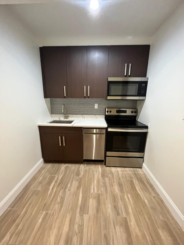 Building Photo - 221 W 242nd St