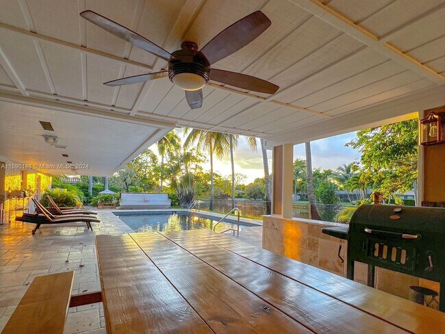 Foto del edificio - 11025 SW 70th Ave