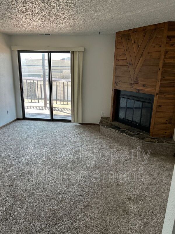 Building Photo - 203 E Arbor Ave