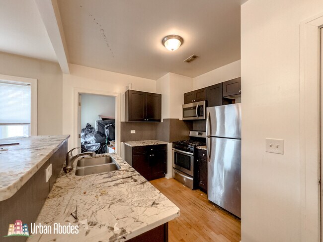 Foto del edificio - 5600 N Western Ave