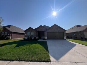 Building Photo - 1613 Sunny Grove Dr