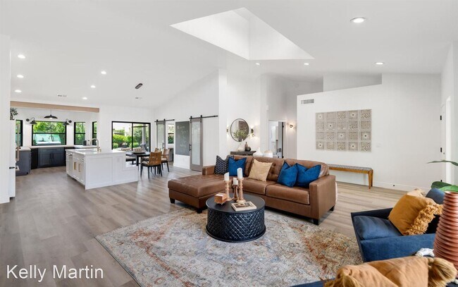 Foto del edificio - 3 br, 2 bath House - 10333 E Caron Street