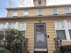 Building Photo - 556 Broadway