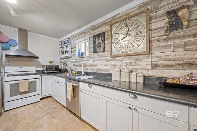 Foto del edificio - 18653 Twin Beech Rd S